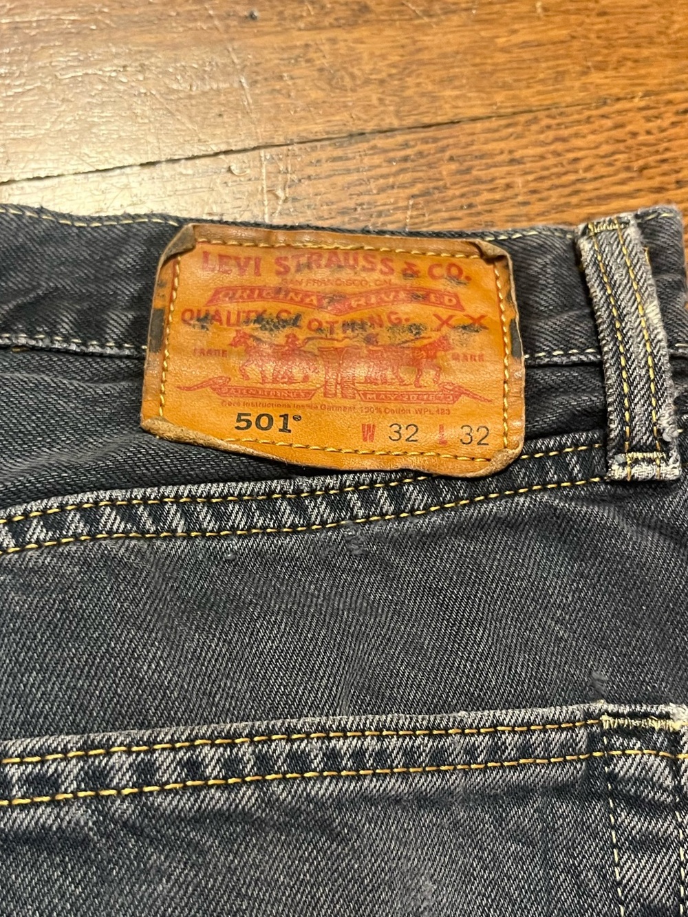 Vintage Levi's 501 Straight Men’s Jeans in Dark Blue with Tan Patch